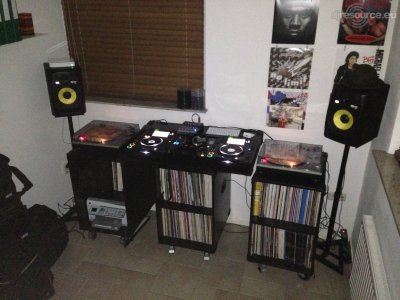 Show this booth : maarten_geurts DJ -Booth Apr'13